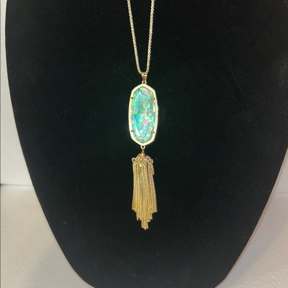Kendra Scott Rayne Mint Illusion Pendant - Gold plated and Tassels. - Picture 2 of 6